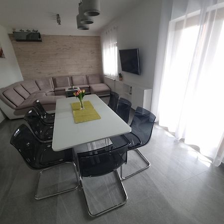 Apartamento Apartman Bura Posedarje Habitación foto
