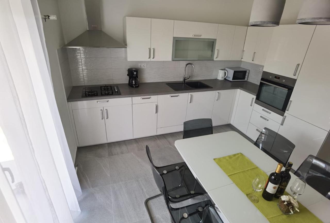 Apartamento Apartman Bura Posedarje Exterior foto